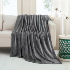 LOIRE HOME Oversized Velvet 50 x 70 Throw - RK-VEL-5070 - Blankets & Bedspreads -Hearth & Home Store 50c67971625b321269713796d7f76b9916b30250 490932045 2 scaled